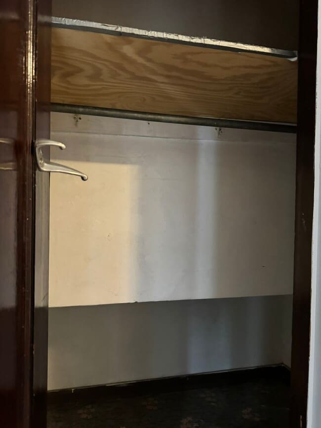 Building Photo - 37 Mountford St