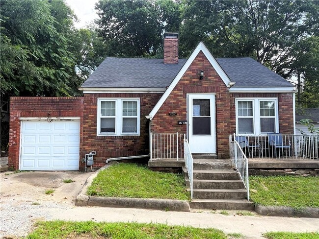 Building Photo - 1537 W William St