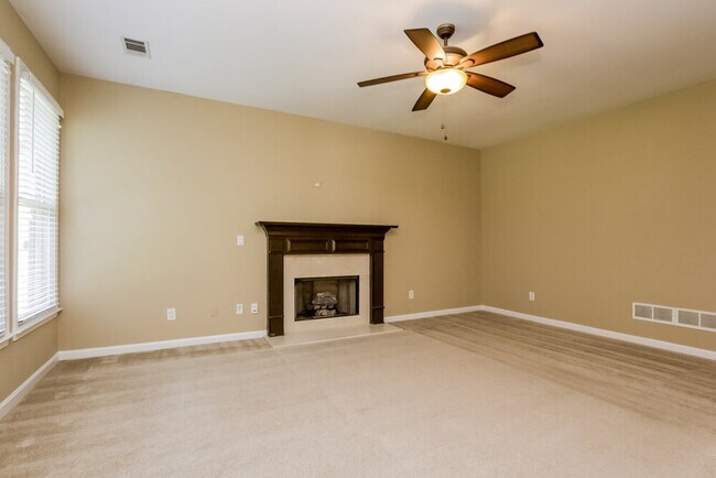 Foto del edificio - 3046 Woodbridge Ln