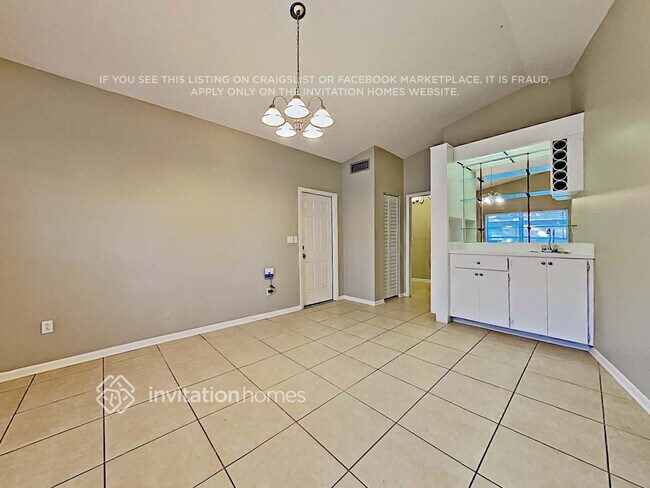 Foto del edificio - 3100 Blue Heron St