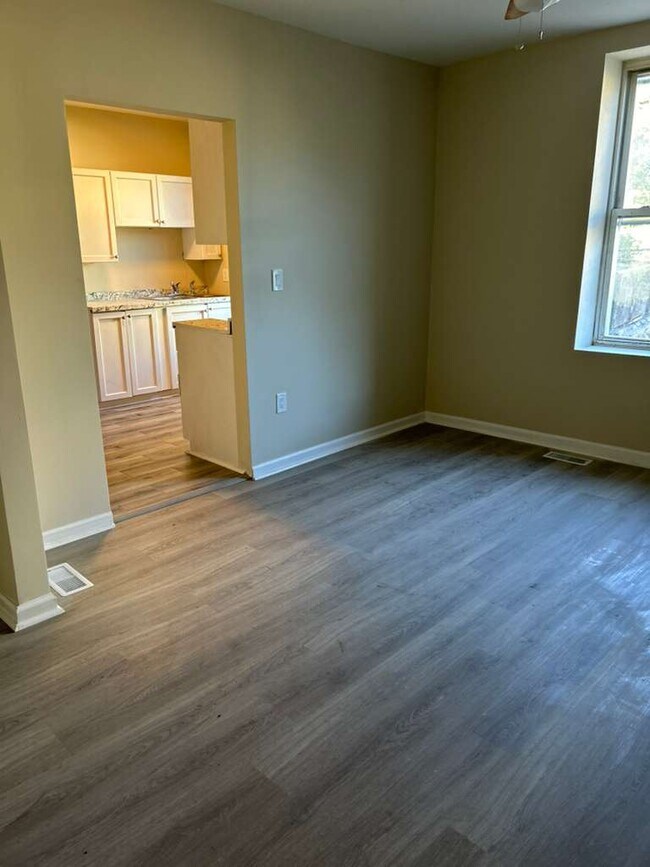 Foto del edificio - 1265 Reservoir Ave