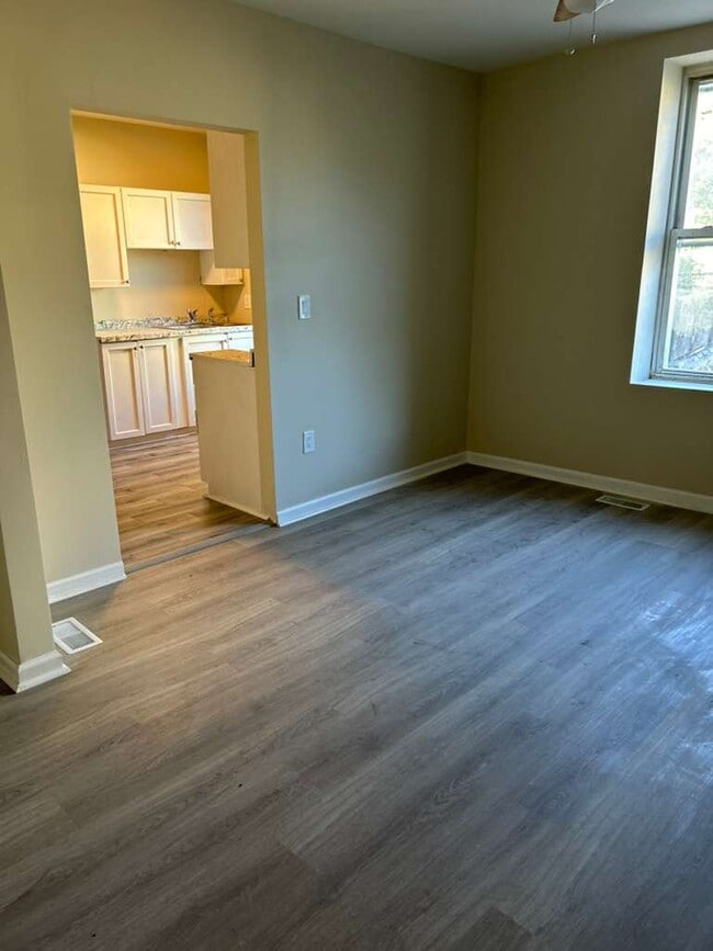 Building Photo - 1265 Reservoir Ave