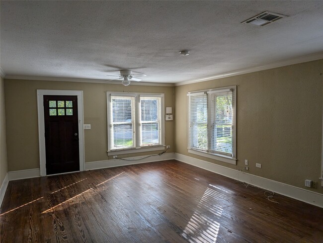 Foto del edificio - 510 W Lang St