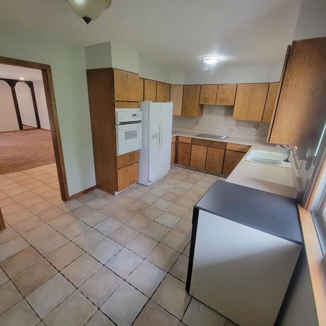 Building Photo - 925 Madison St