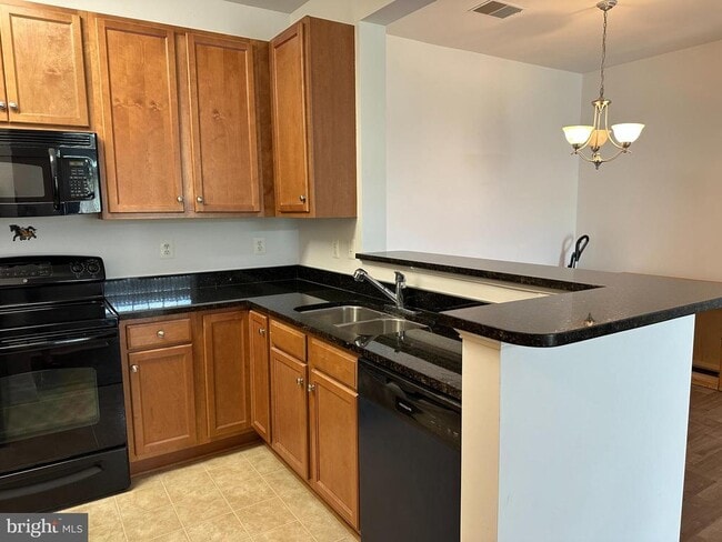 Building Photo - 6163 Willow Pl