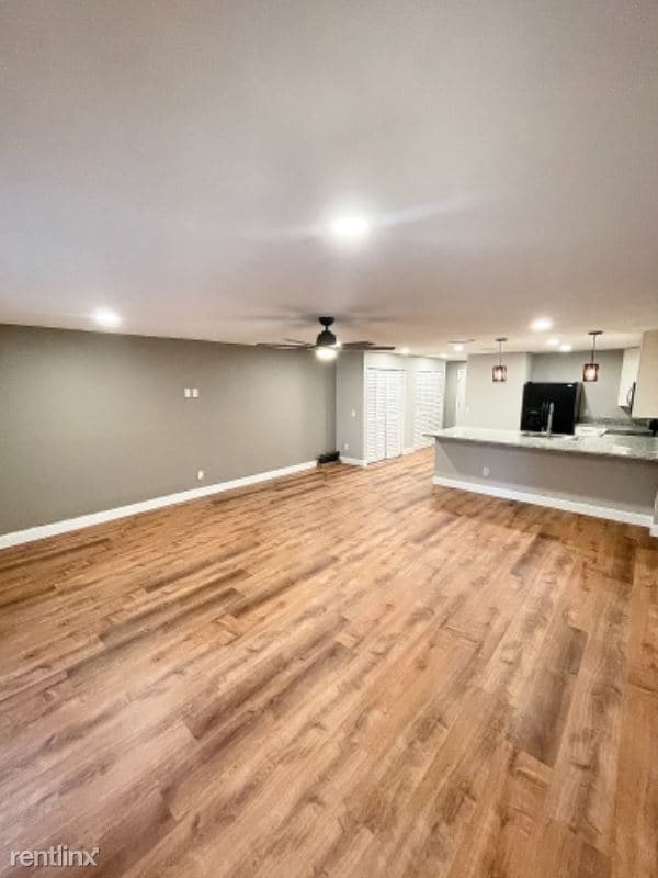 Building Photo - 201 S Arrawana Ave