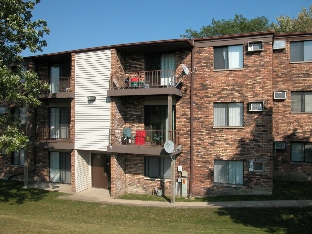 Primary Photo - 174 Gladstone Dr