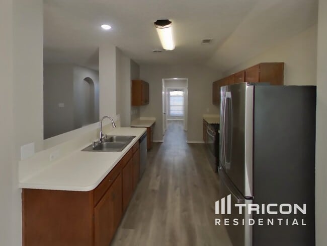 Foto del edificio - 7602 Tidewater Dr