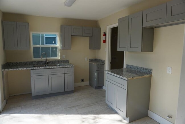 Building Photo - 3404 Goodhope St