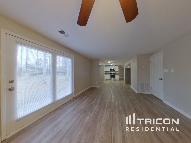 Foto del edificio - 10823 Dungarvon Ct