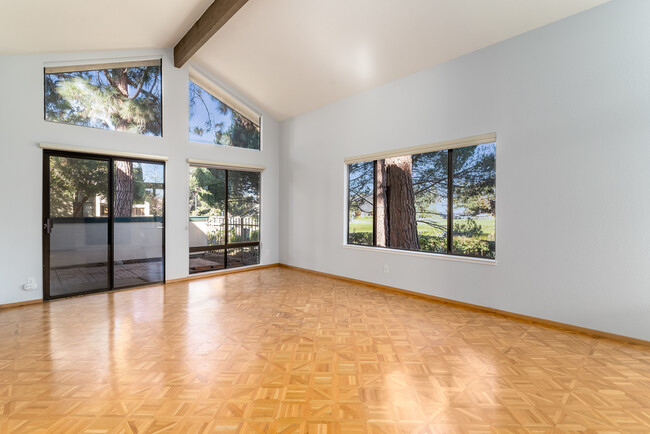 Building Photo - 909 Ironwood Rd