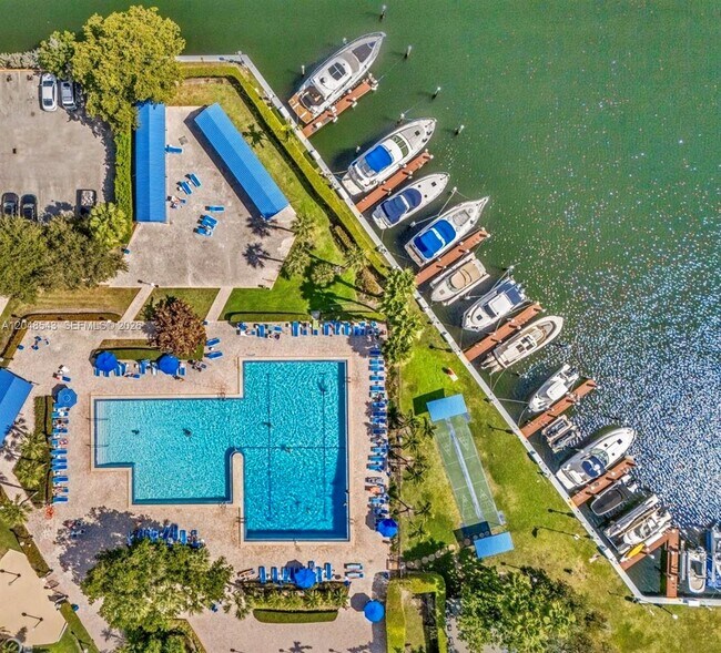 Foto del edificio - 500 Three Islands Boulevard