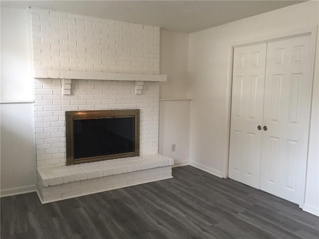 Building Photo - 7717 Cambridge Dr