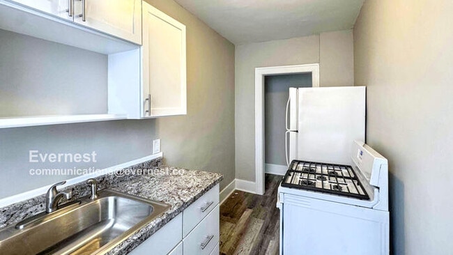 Foto del edificio - 3759 Atkinson St