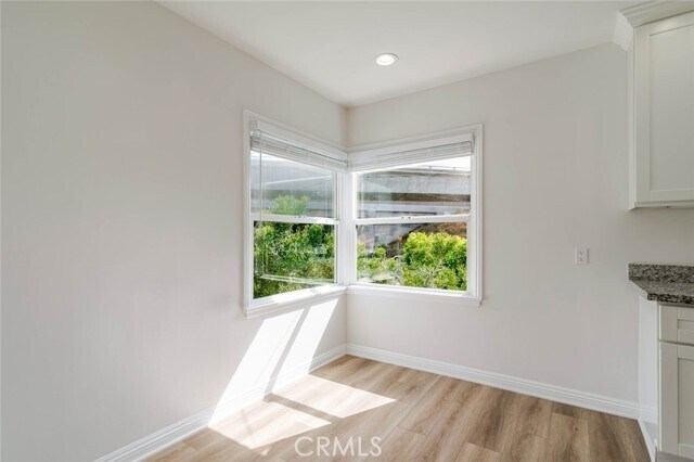 Foto del edificio - 1466 Stanley Ave