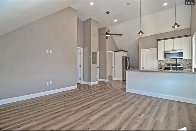 Building Photo - 85 Preston St