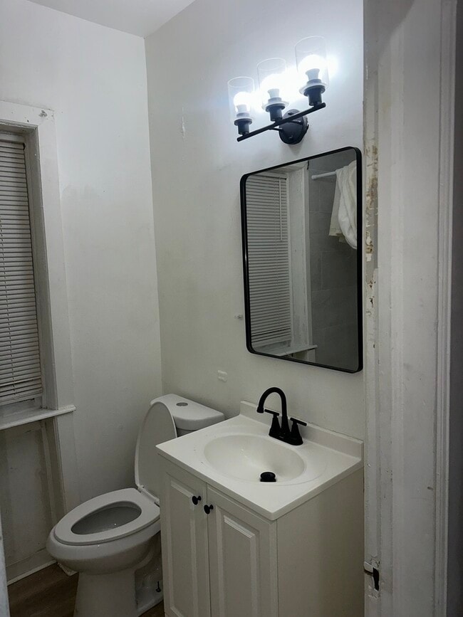 Building Photo - 8017 S St Lawrence Ave