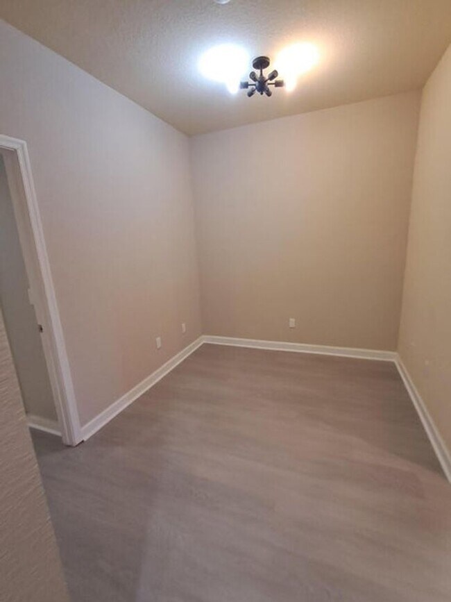 Foto del edificio - 10312 Wellington Parc Dr