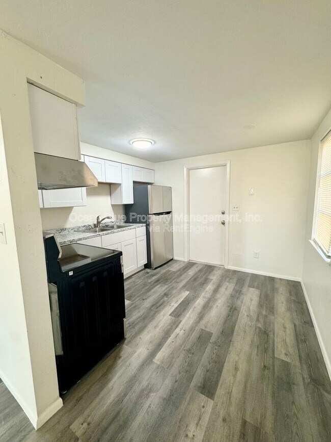 Foto del edificio - 10179 106th Ave N