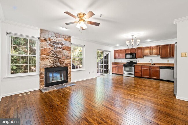 Foto del edificio - 1430 Redwood Ct