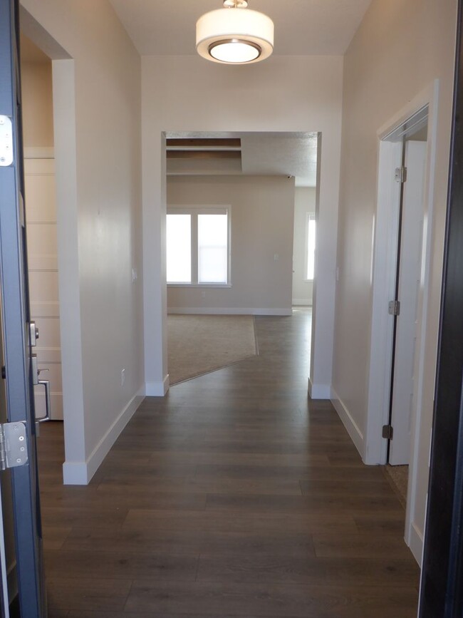 Foto del edificio - Move-In Bonus - 3 bedroom - 2 bath Single ...