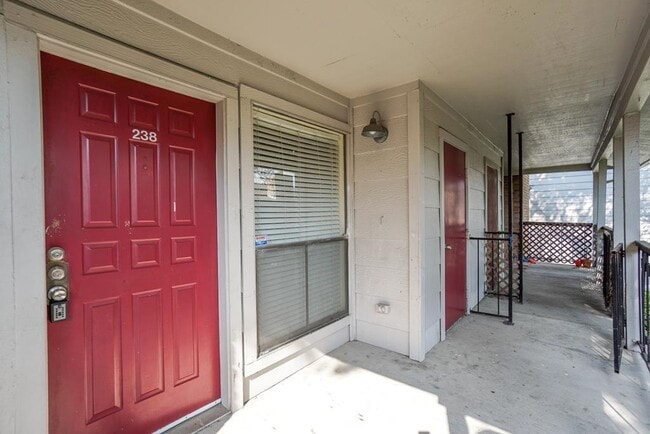 Building Photo - 2110 Wilcrest Dr