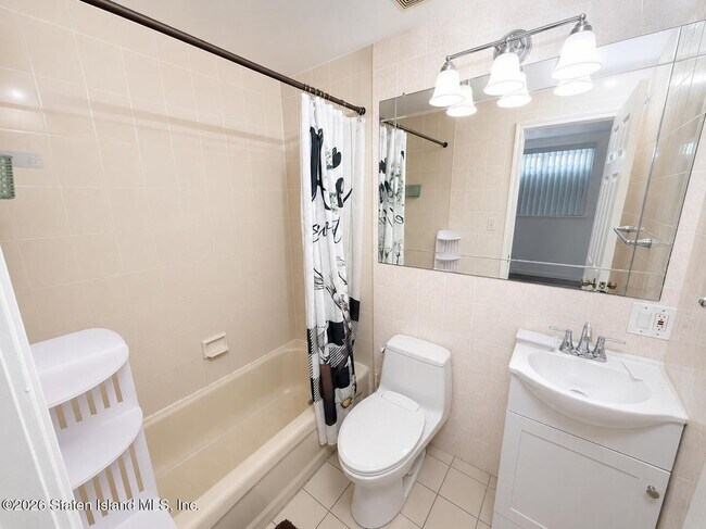 Foto del edificio - 38 Pebble Ln