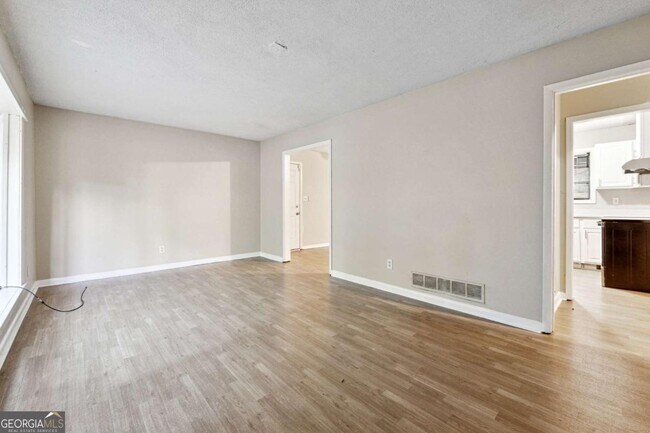 Foto del edificio - 5786 Deerfield Trail