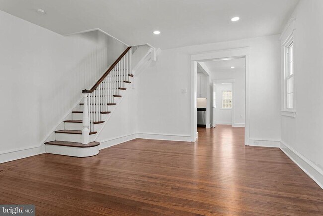 Foto del edificio - 137 Kenilworth Rd