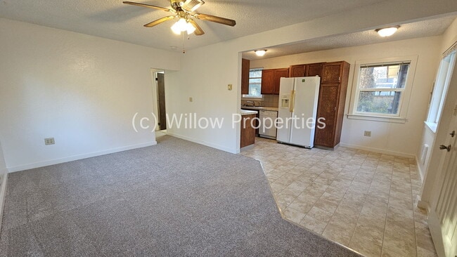 Foto del edificio - Quaint Two Bedroom in Lakewood
