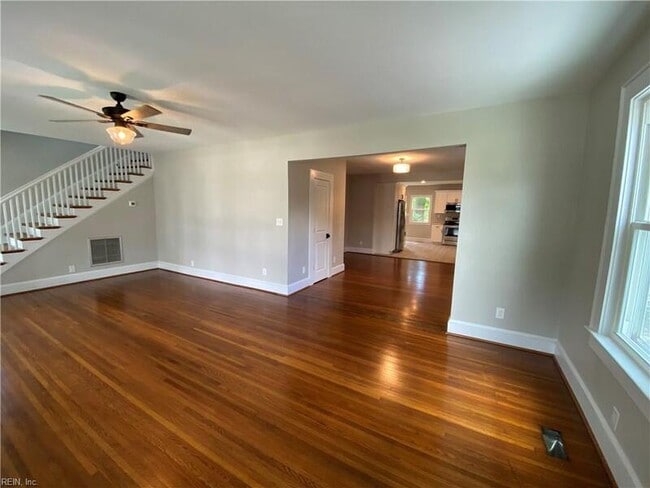 Building Photo - 316 Roselynn Ln