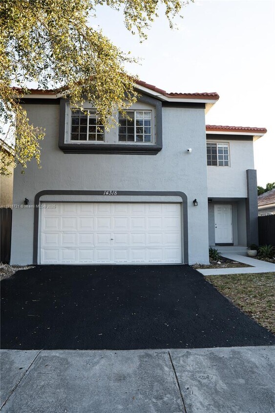 Primary Photo - 14318 SW 176th Ter