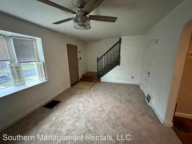 Building Photo - 2 br, 1.5 bath House - 1110 E. Jackson St.
