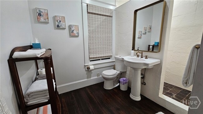 Building Photo - 14 E 41st St