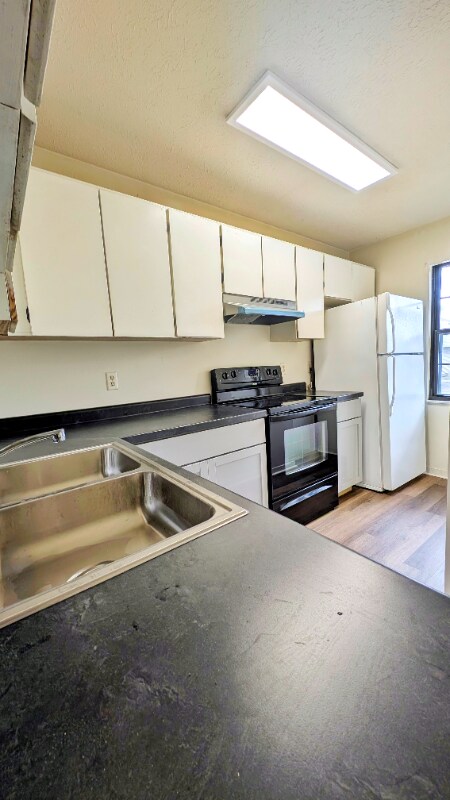 Foto del edificio - 533 E Graham Pl