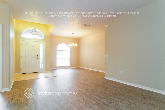 Foto del edificio - 15548 Marblehead Way