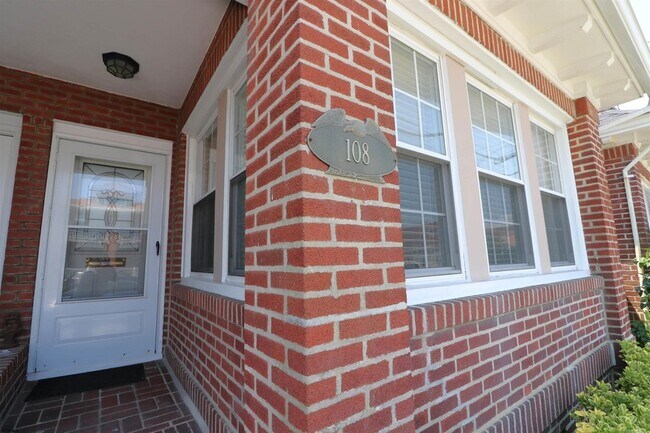 Building Photo - 108 N Wyoming Ave