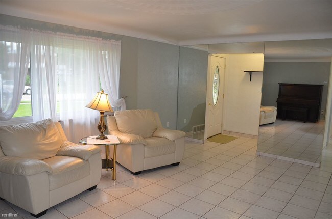 Foto del edificio - 1418 Pocono St