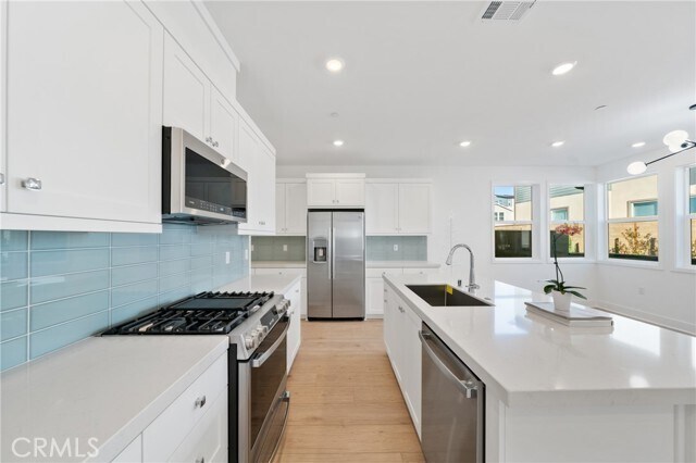 Building Photo - 322 Proctor