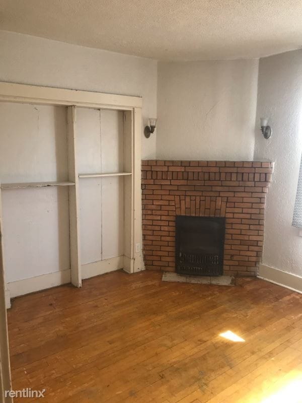 Primary Photo - 401 Range St