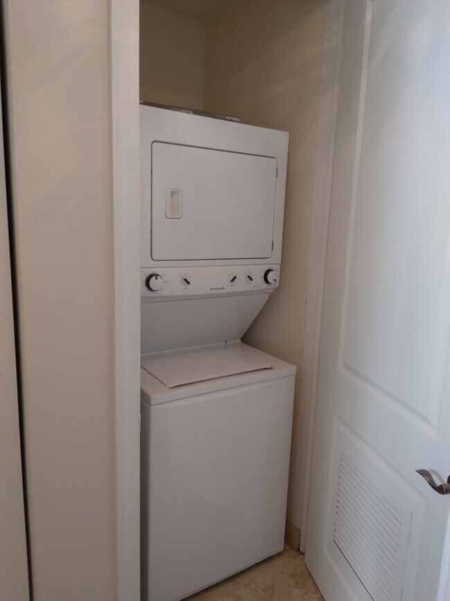 full washer and dryer - 1607 Ponce de Leon Blvd