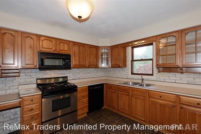 Building Photo - 3 br, 2.5 bath House - 3113 W Capitol