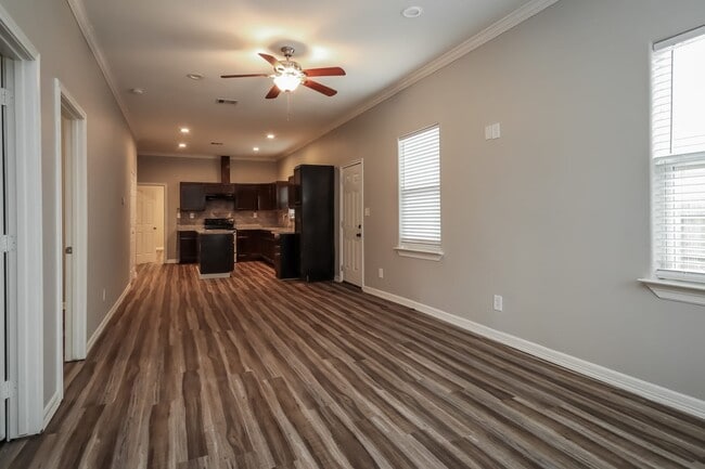 Building Photo - 8017 Comal St