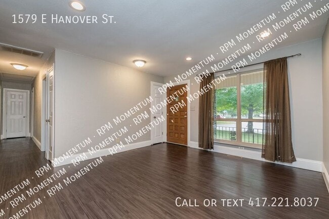 Building Photo - 1579 E Hanover St