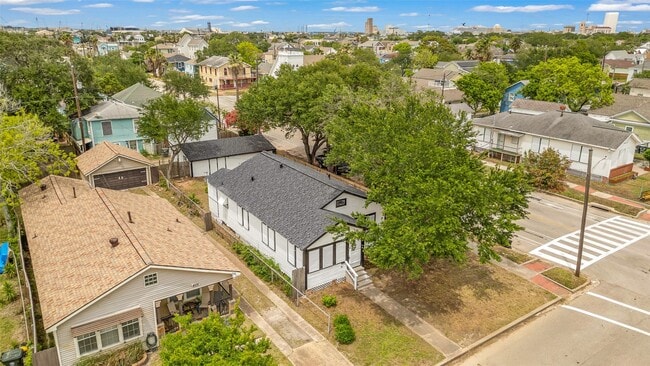 Building Photo - 4102 Ave N Ursuline St