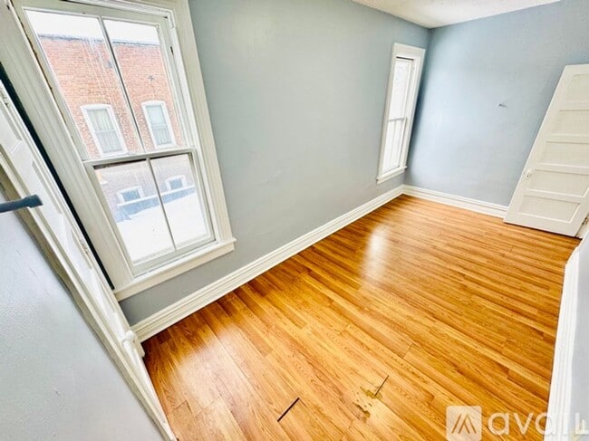 Building Photo - 308 4th St