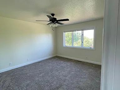 Foto del edificio - 1220 Clover Ridge Dr