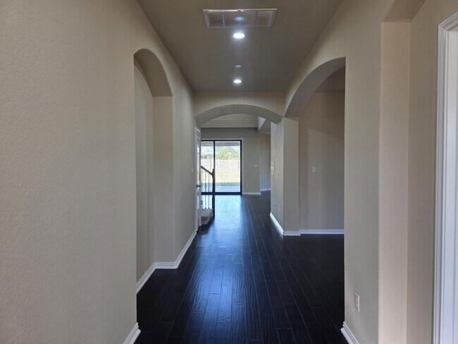 Building Photo - 176 Nantucket Cir