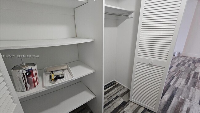 Foto del edificio - 1980 S Ocean Dr