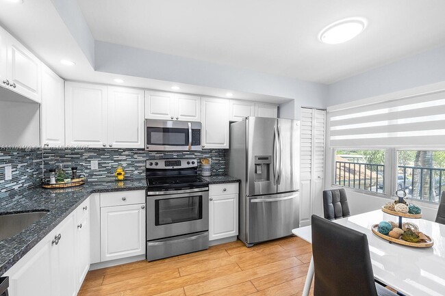 Foto del edificio - 550 SW 138th Ave